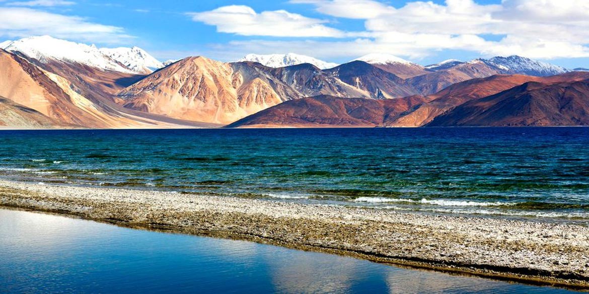 <strong>LEH - Pangong Tso – LEH</strong> 150 km / 4 ½ hrs each way 